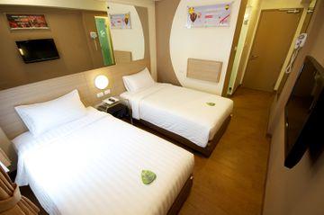 Red Planet Hotel