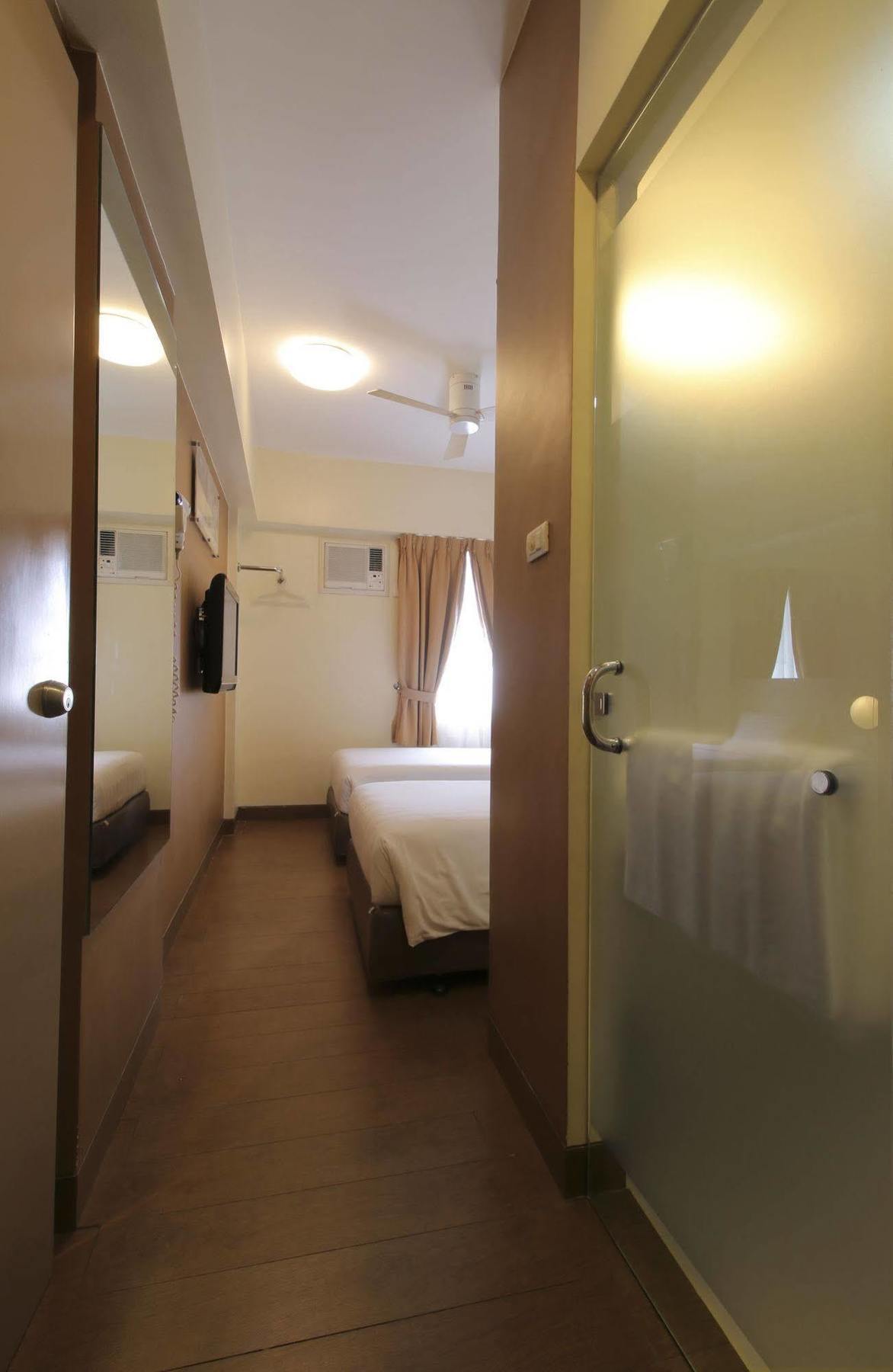 Red Planet Hotel